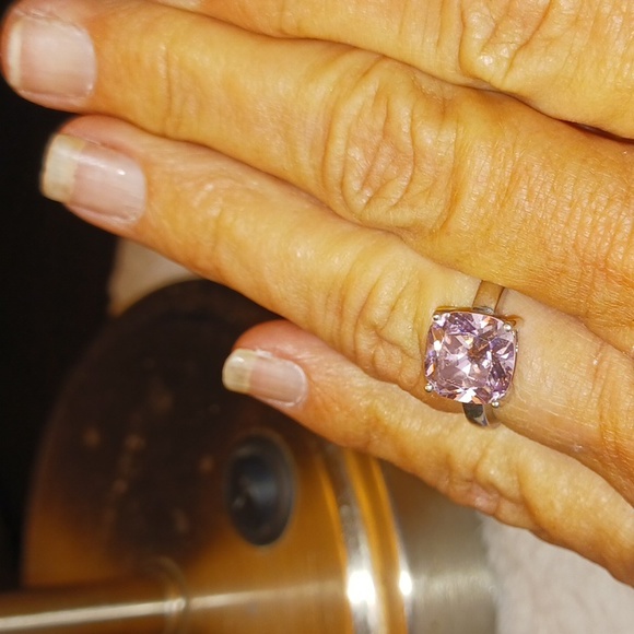 925 Silver with Pink Stone Cocktail Ring. SZ 8 - Picture 2 of 7
